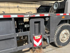 Well Maintained Zoomlion ZTC2200H 220Ton <b>Crane</b> Stable Performance Durable Hydraulic Parts For Construction Site - Product Image 2