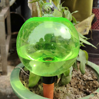 Globes d'arrosage 750 ml en plastique pour plantes, irrigation goutte à goutte à libération lente
