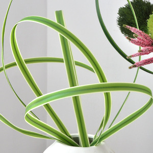 Planta Artificial de Hierba de Acero Yoshinobu, Hojas Verdes, Decoración Creativa de Forma Libre para Mesa de Hotel o Restaurante - Product Image 1