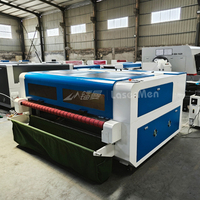 Découpeuse laser textile CNC refroidie par eau LM-1810 avec système d'alimentation automatique et d'alignement des bords pour la découpe de tissus, bois, vêtements de sport et articles ménagers
