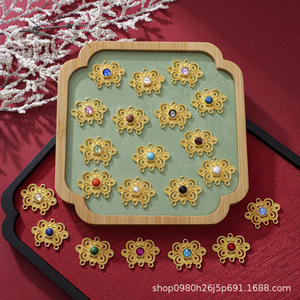 Pinces à cheveux en alliage d'or de style chinois avec incrustation de pierres précieuses, motif traçant le royaume des lucioles, pour accessoires de robe Hanfu et mongole - Product Image 1