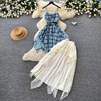 Robe camisole à carreaux style vacances d'été à la française avec jupe en maille irrégulière superposée, ensemble 2 pièces pour femmes