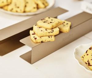 Petit <span class=keywords><strong>moule</strong></span> à biscuits en acier au carbone antiadhésif en forme de U pour la cuisson de biscuits en forme de bûche et de shortbread - Product Image 5
