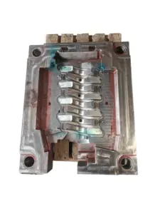 Fonderie de métaux sur mesure, services de moulage sous pression d'alliages automobiles, moulage par gravité de zinc et d'aluminium pour l'automobile et l'aviation, avec des pièces en plastique - Product Image 5