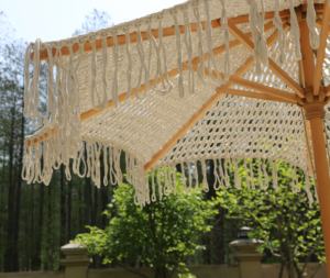 Большой открытый деревянный цветной столб, белый макраме Бали, пляжный зонт с кисточкой и бахромой - Product Image 5