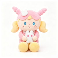 Poupée en peluche super douce et mignonne pour fille, avec différentes tenues, robe uniforme, jouet décoratif en peluche pour la décoration de la maison et cadeau d'anniversaire