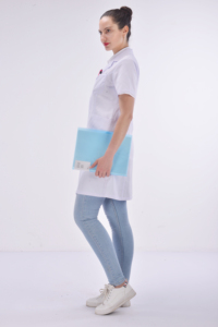 Stock <span class=keywords><strong>camice</strong></span> da laboratorio bianco resistente agli acidi <span class=keywords><strong>camice</strong></span> da laboratorio da donna slim fit donna alla moda uniforme da lavoro ospedaliero <span class=keywords><strong>camice</strong></span> bianco da laboratorio - Product Image 2