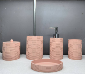 Ensemble d'accessoires de salle de bain en plastique avec poubelle, distributeur de savon, porte-savon, porte-<span class=keywords><strong>brosse</strong></span> à dents et <span class=keywords><strong>brosse</strong></span> <span class=keywords><strong>WC</strong></span> avec support - Product Image 4