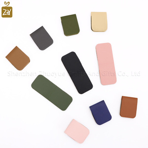 Minimalistische Magnet-Lesezeichen in 16 Farben aus Kunstleder als Seitenclip zum Lesen – Geschenke für Buchliebhaber - Product Image 4