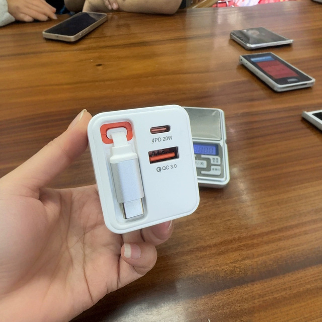Super Fast Charging 65W GaN Foldable Charger Magnetic Retractable Cable Multiple Protocols Portable USB C Adapter