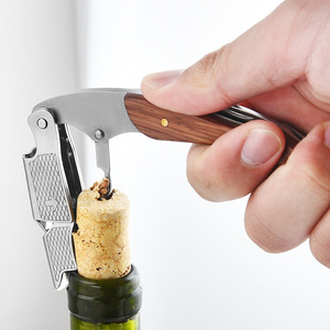 Cavatappi Multifunzionale Innovativo in Acciaio Inox, Apribottiglie per Vino di Lusso, Facile da Usare - Product Image 3