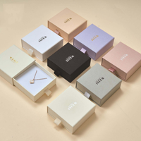 Vente directe usine : Boîte à bijoux portable de qualité supérieure, personnalisée, rigide, avec doublure en éponge, pour colliers et boucles d'oreilles, gaufrage