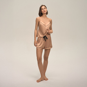 Ensemble de pyjama en satin pour femmes PJ-1438, short et camisole, brun clair et blanc, polyester fin, vêtements de nuit, vêtements de détente, deux pièces, décontracté, pour la maison et l'hôtel - Product Image 3