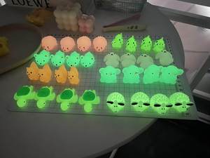 Giocattoli Mini Mochi Luminosi al Buio, Giocattoli Antistress in Plastica TPR a Forma di Gatto Kawaii - Product Image 3