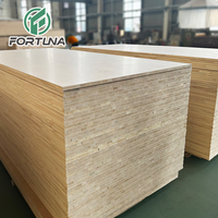 Concurrentiel Pin Falcata Core Block Board Finger Joint Board 14mm 15mm 17mm 18mm pour meubles