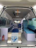 Véhicule d'ambulance pour le transport de patients hospitaliers, véhicule de secours médical d'urgence avec équipement médical