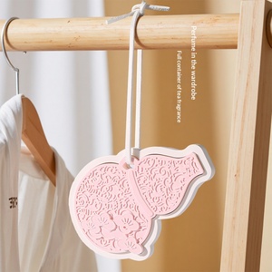 Adorno Colgante con Aroma a Calabaza, Tableta de Fragancia Sólida de Nicho Avanzado, Aroma Duradero para Dormitorio, Coche, Armario, Decoración del Hogar - Product Image 2