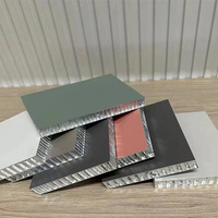 Panneau mural en aluminium nid d'abeille sur mesure, finition bois, isolation acoustique, pour revêtement mural de couloir de bureau