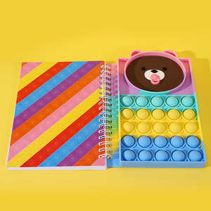 Cuaderno Compacto A6 con Espiral, 40 Hojas, Diseño Tie Dye, Silicona, Pop Push Bubble Popper, Sensorial, Antiestrés, Tamaño <span class=keywords><strong>Pequeño</strong></span> - Product Image 2