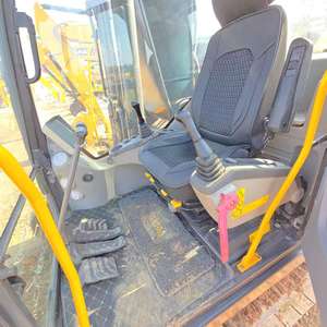 Excavator Bekas Volvo EC220 Berkinerja Tinggi - Excavator Crawler Tahan Lama Tersedia dengan Harga Kompetitif - Product Image 5