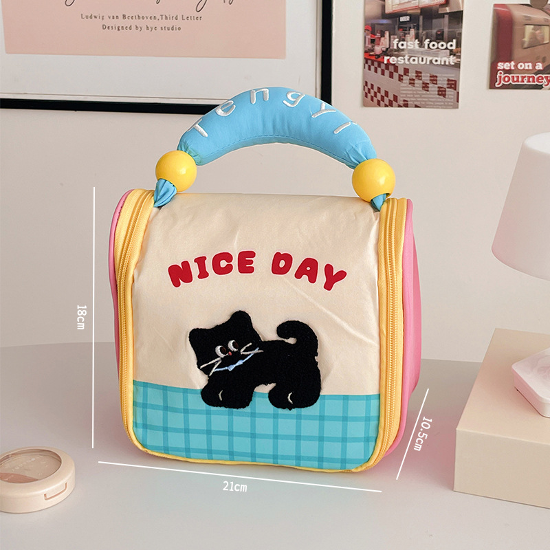 chaton noir