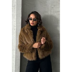 Abrigo de Invierno para Mujer TOPSHOW, 100% Algodón con Ribete de Piel Sintética Marrón - Ropa Exterior Cálida y Elegante para Pedidos al por Mayor - Product Image 2