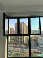 Ventana Abatible de Aluminio con Apertura de 180 Grados, Aislamiento Térmico y Acústico, Estilo Moderno Minimalista para Balcones