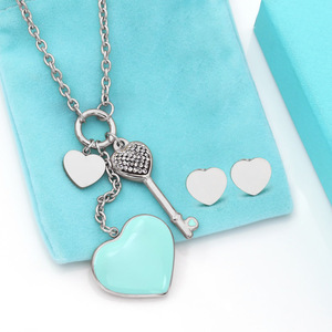 Set di Gioielli con Collana a Catena <span class=keywords><strong>in</strong></span> <span class=keywords><strong>Acciaio</strong></span> Inossidabile e Orecchini con Pendente a Forma di Cuore <span class=keywords><strong>in</strong></span> Due Pezzi - Product Image 2