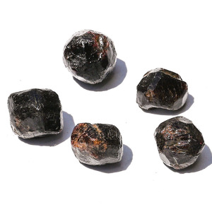 Vente en gros de cristal naturel de haute qualité brut grenat rouge brut pierre dégringolée carbuncle quartz gravier pierres précieuses cadeaux - Product Image 1
