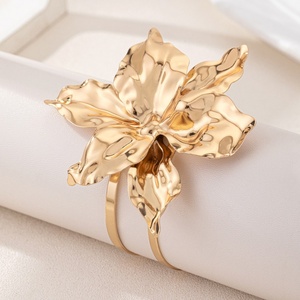 Bracelet plissé exagéré à grandes fleurs en 3D Jingciren Boutique, style transfrontalier Europe et États-Unis - Product Image 3
