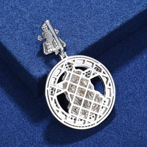 Colgante de Lujo Estilo Hip Hop con Cabeza de Jesús Crucificado y Diseño de Biblia, Plata 925, Moissanita VVS y Diamantes de Imitación - Product Image 3