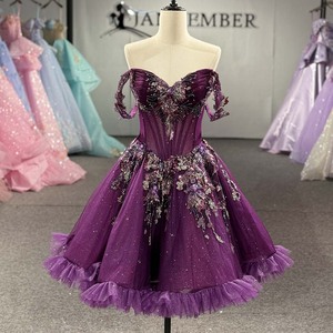 1577 Magnifique Ensemble Deux Pièces Violet avec Décolleté Cœur, Volants, Broderie, Imprimé, Perles et Paillettes, Robes de Bal Quinceañera avec Traîne Chapelle 100% - Product Image 4