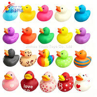 Canard en caoutchouc personnalisé lumineux et flottant pour le bain, jouet de piscine étanche qui brille dans l'eau pour la nuit