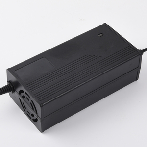 <span class=keywords><strong>Caricabatterie</strong></span> Elettrico 73V 2A 150W 20S <span class=keywords><strong>per</strong></span> Batterie al Litio 72V <span class=keywords><strong>per</strong></span> <span class=keywords><strong>Bici</strong></span> <span class=keywords><strong>Elettriche</strong></span> e Scooter - Vendita Diretta dalla Fabbrica - Product Image 3