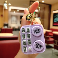 Mini-lecteur de musique transfrontalier, porte-clés DJ, machine de jeu électronique lumineuse créative de dessin animé, pendentif de sac