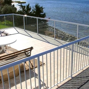 Panneaux de clôture décoratifs extérieurs en <span class=keywords><strong>aluminium</strong></span> de 1,8 m à faible entretien pour piscine, villa, jardin et usage commercial - Product Image 6