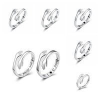 Personalisierter Umarmungsring für Frauen Graviertes Doppelhand-Design Alphabet-Buchstaben Zeigefingerring Europäisch-Amerikanischer Stil