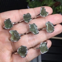 Pendentif en forme d'escargot en quartz naturel poli, cristal de guérison en météorite verte tchèque, breloque de collier plaqué argent, vente en gros