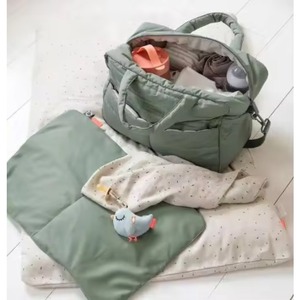 Échantillon Gratuit Sac de Voyage Décontracté Imperméable et Hydrofuge Matelassé avec Logo, Sac Polochon OEM pour Maman, Tapis à Langer Pliable - Product Image 4