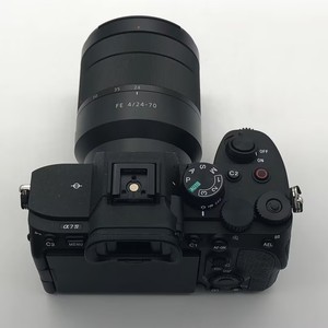 Appareil photo hybride professionnel <span class=keywords><strong>Sony</strong></span> <span class=keywords><strong>A7R</strong></span> IV d'occasion avec objectif 28-70mm F4, capteur plein format 50MP, vidéo 4K, garantie 1 an - Product Image 2
