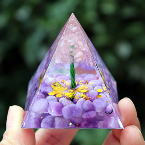 ของตกแต่งโต๊ะทำงานรูปพีระมิดคริสตัลชิปเรซิ่นอีพ็อกซี่  แจกันตั้งโต๊ะ  สีม่วงหยก โรสควอตซ์ ของขวัญวันเกิด - Product Image 1