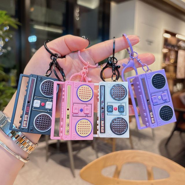 Custom Logo Claw Machine Small Gift Creative Mini Musical Instrument Car Key Chain Bag Pendant Mini Recorder Radio Keychain