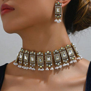 طقم فخم من أقراط وقلادة من الأحجار الكريمة الفاخرة العصرية العتيقة للنساء مجموعة مجوهرات - Product Image 4