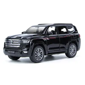 Land Cruiser LC300 1:32 SUV Simulações Carro Brinquedo Acusto-óptica Pullback Para Crianças Aniversário Metal Modelo De Carro Para Meninos