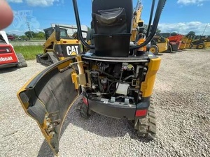 Mini-excavatrice Sany de 1,87 tonne de poids opérationnel avec godet de creusement d'une capacité de 0,04 m³, équipement de construction d'occasion - Product Image 4
