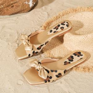 Sandalias Planas de Verano para Mujer, Elegantes con Lazo Decorativo, Estampado de Leopardo, Punta Cuadrada, Estilo Vacacional, Calzado Casual para Playa y Exteriores - Product Image 3