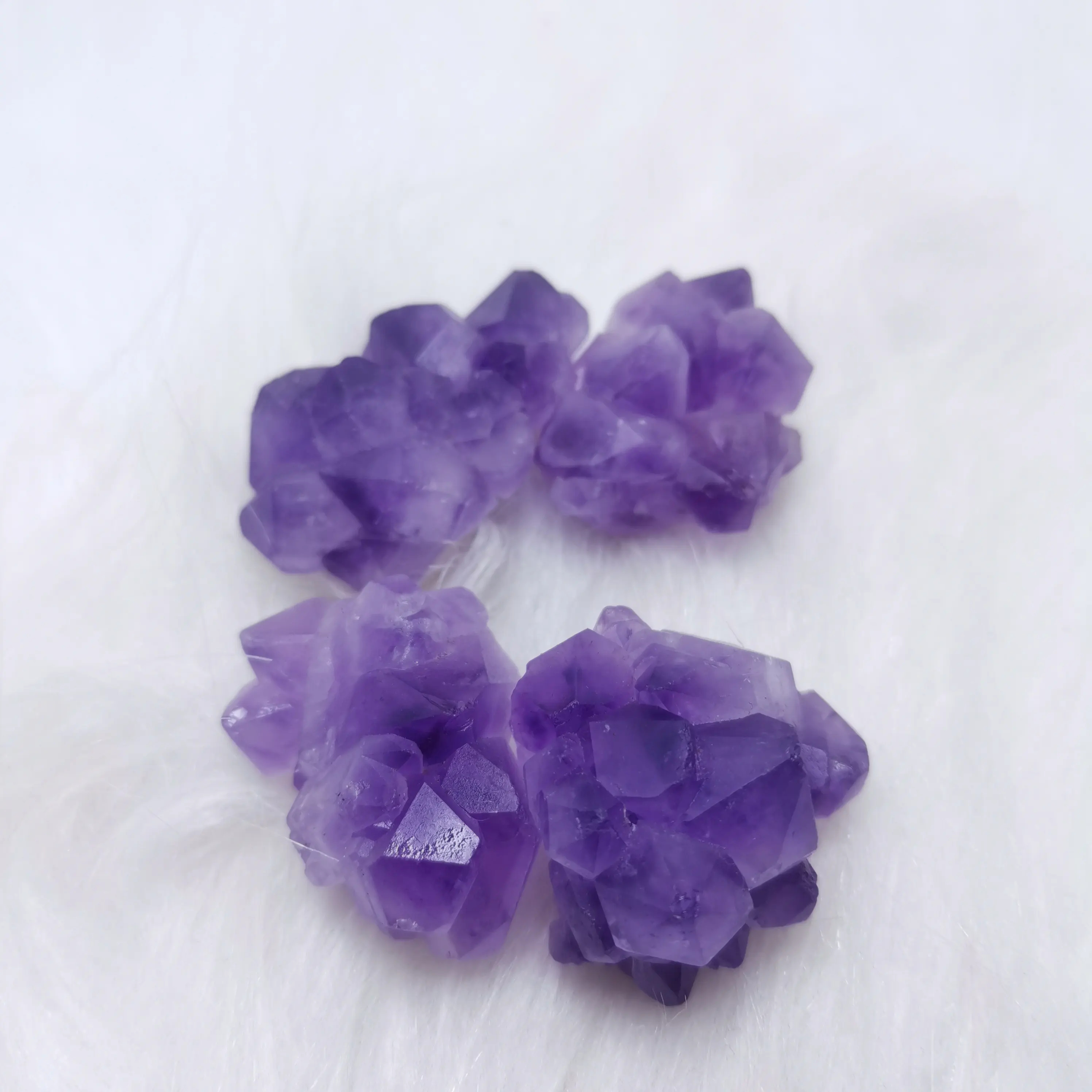 Natürlicher roher Amethyst Quarz Kristall Edelstein Cluster Reiki Heilung rau Amethyst Kristall Blume Punkt verkaufen