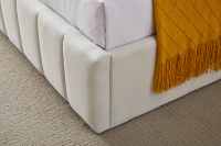 Cama Moderna Tapizada con Almacenamiento, Cama Tapizada Personalizada con Rayas Beige, Estructura de Cama de Madera de Lujo Personalizada en Tamaño King Size