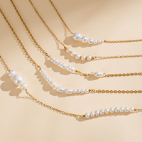 Collar de Perlas en Cascada Chapado en Oro con Cinco Perlas Graduadas de Diferentes Tamaños, Cadena Ajustable, Joyería Diaria para Mujer