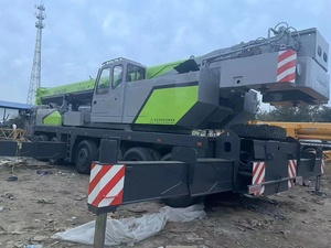 Grúa sobre Camión Zoomlion de 100 Toneladas Usada en Venta, en Buenas Condiciones, Precio de Fábrica, con Componentes Principales: Motor, Bomba, Rodamiento - Product Image 3